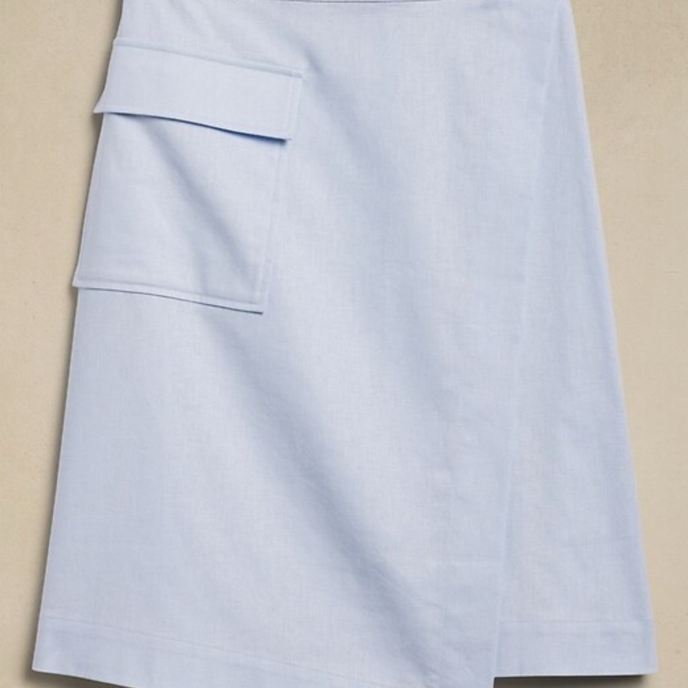 Banana Republic Light Blue Linen Blend knee length wrap skirt.